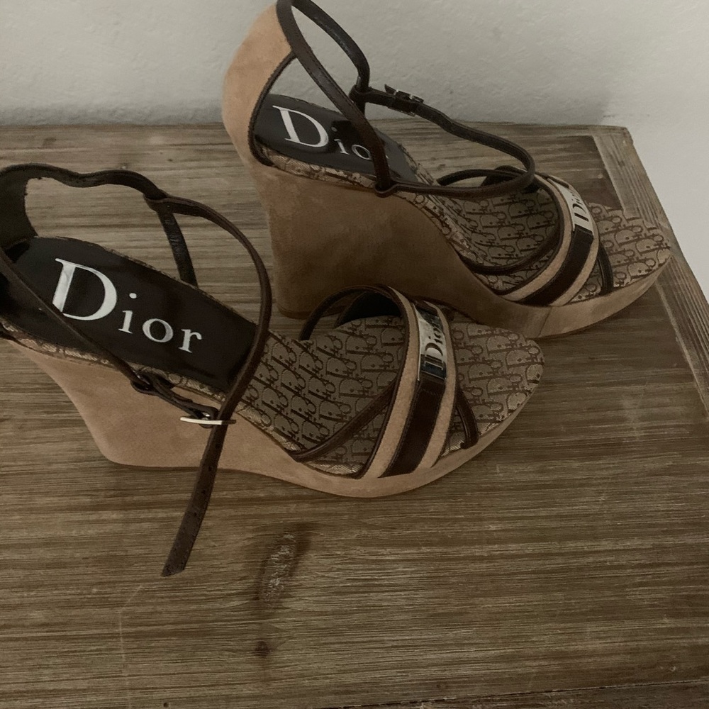 Women’s designer shoes - Picture 2 of 7